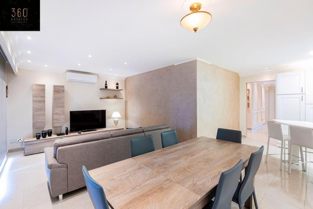One Of A Kind, Seafront Property In St Georges Bay By 360 Estates Saint Julian's Luaran gambar