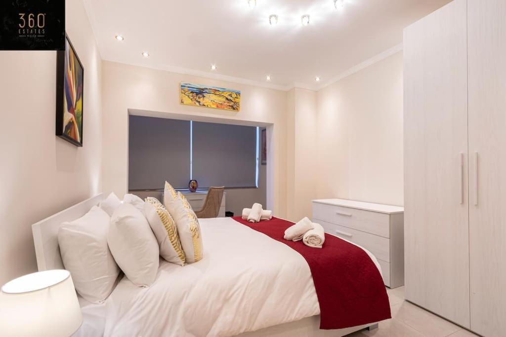 One Of A Kind, Seafront Property In St Georges Bay By 360 Estates Saint Julian's Luaran gambar