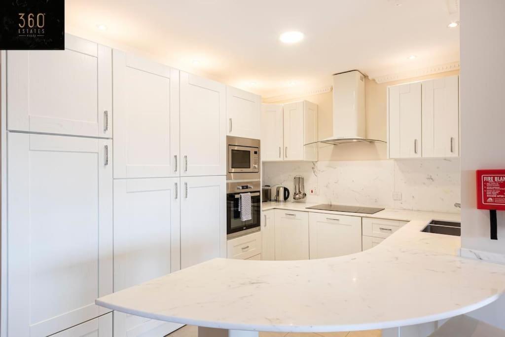 One Of A Kind, Seafront Property In St Georges Bay By 360 Estates Saint Julian's Luaran gambar
