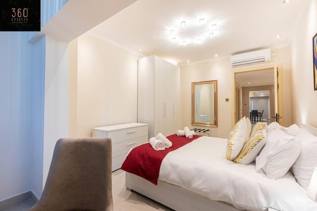One Of A Kind, Seafront Property In St Georges Bay By 360 Estates Saint Julian's Luaran gambar